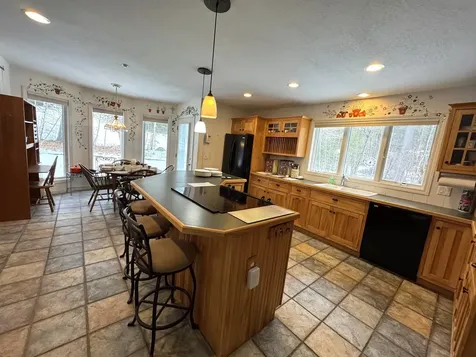 43 Falcon Way Hales Location NH 03860