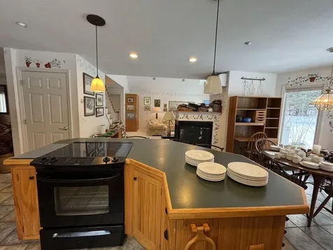 43 Falcon Way Hales Location NH 03860