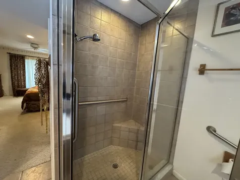 43 Falcon Way Hales Location NH 03860