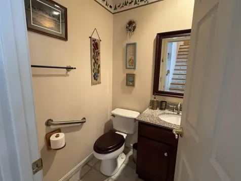 43 Falcon Way Hales Location NH 03860