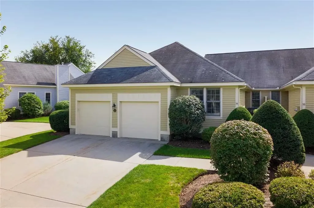 14 Pebble Beach Drive Bedford NH 03110