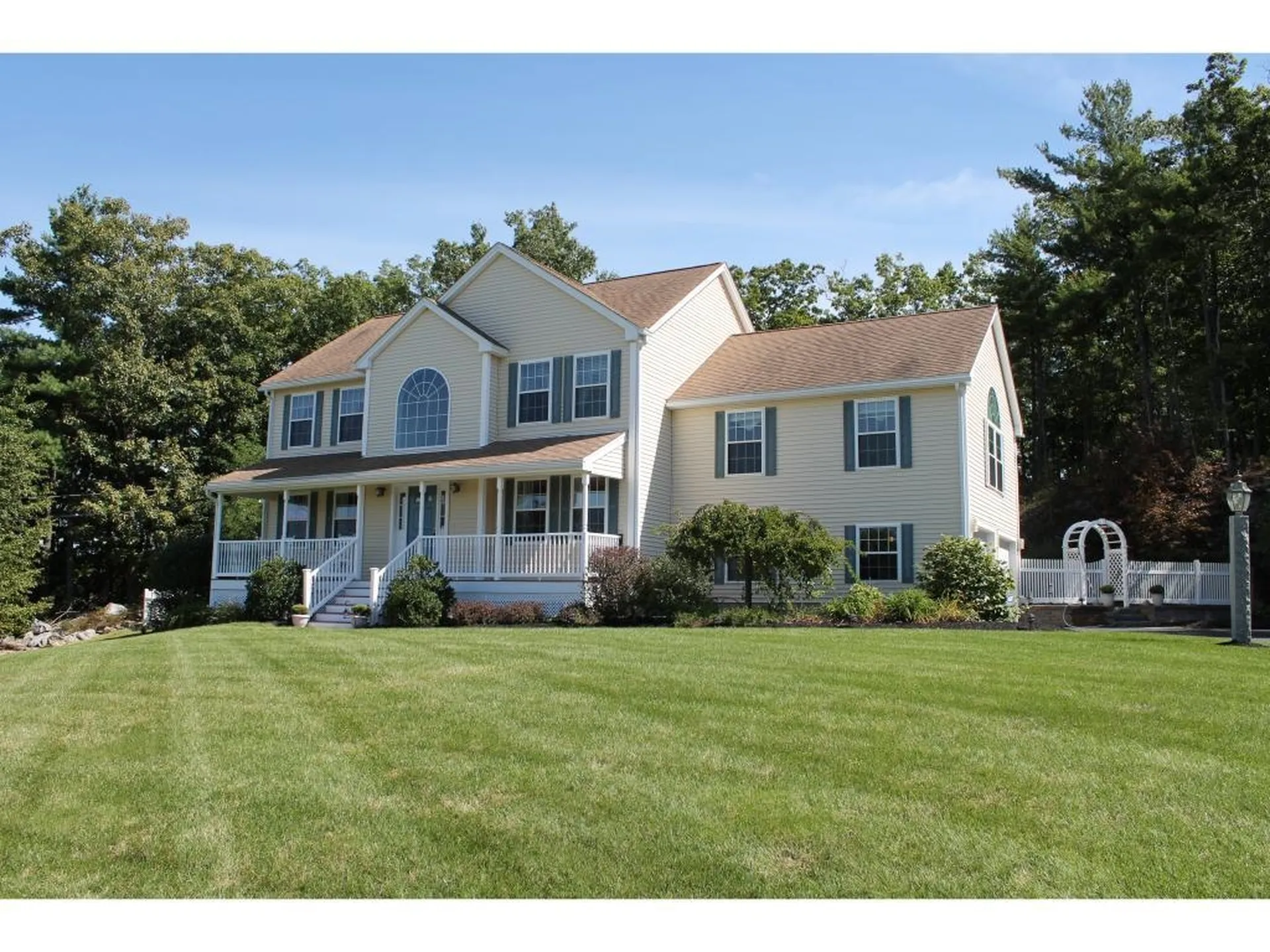 18 Flying Rock Road Hudson NH 03051