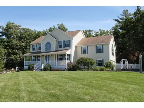 18 Flying Rock Road Hudson NH 03051