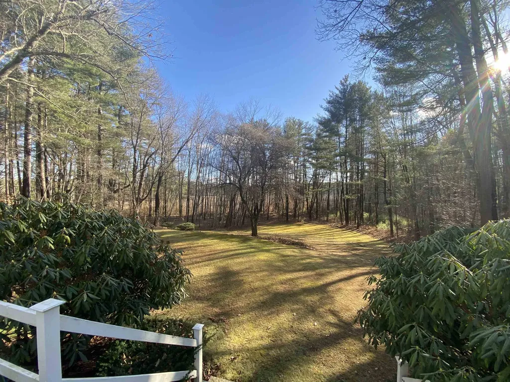 15 Meadow Drive Hollis NH 03049