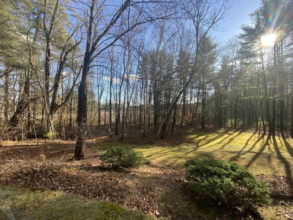 15 Meadow Drive Hollis NH 03049