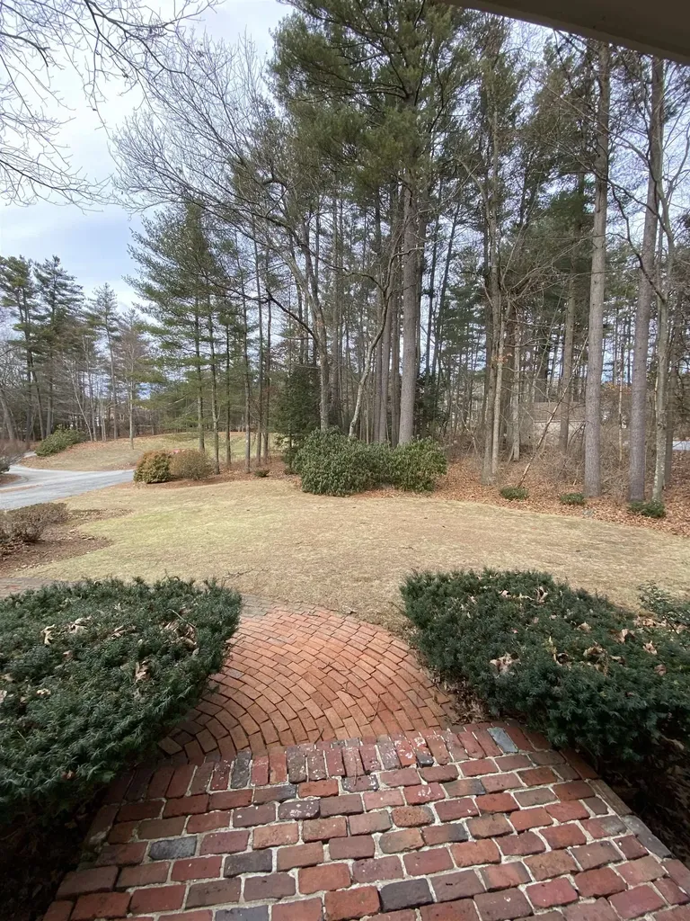 15 Meadow Drive Hollis NH 03049