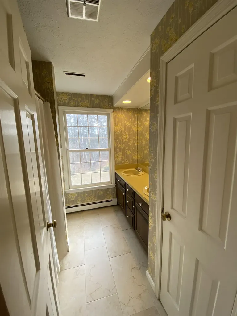 15 Meadow Drive Hollis NH 03049