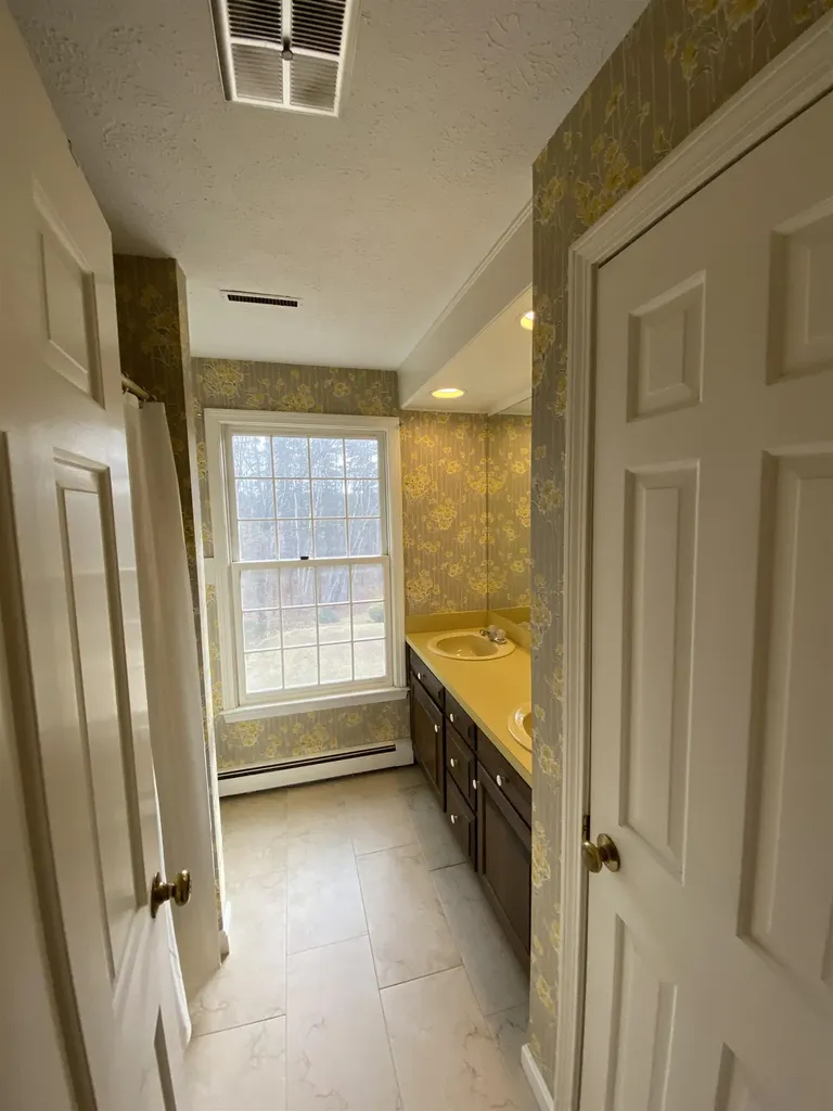 15 Meadow Drive Hollis NH 03049