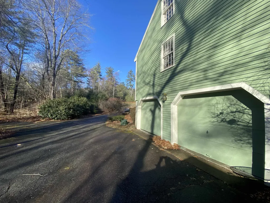 15 Meadow Drive Hollis NH 03049