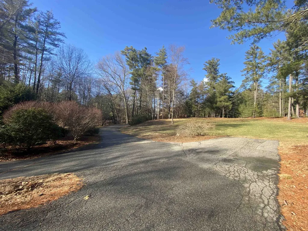 15 Meadow Drive Hollis NH 03049