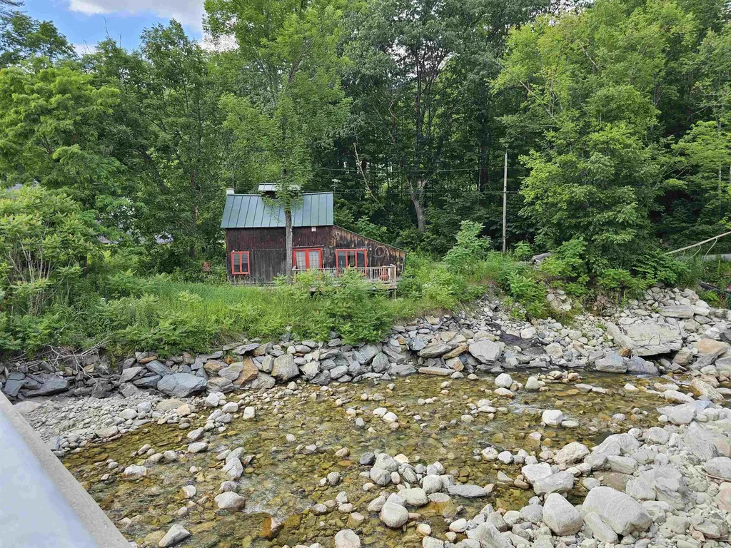 30 Water Street Jamaica VT 05343