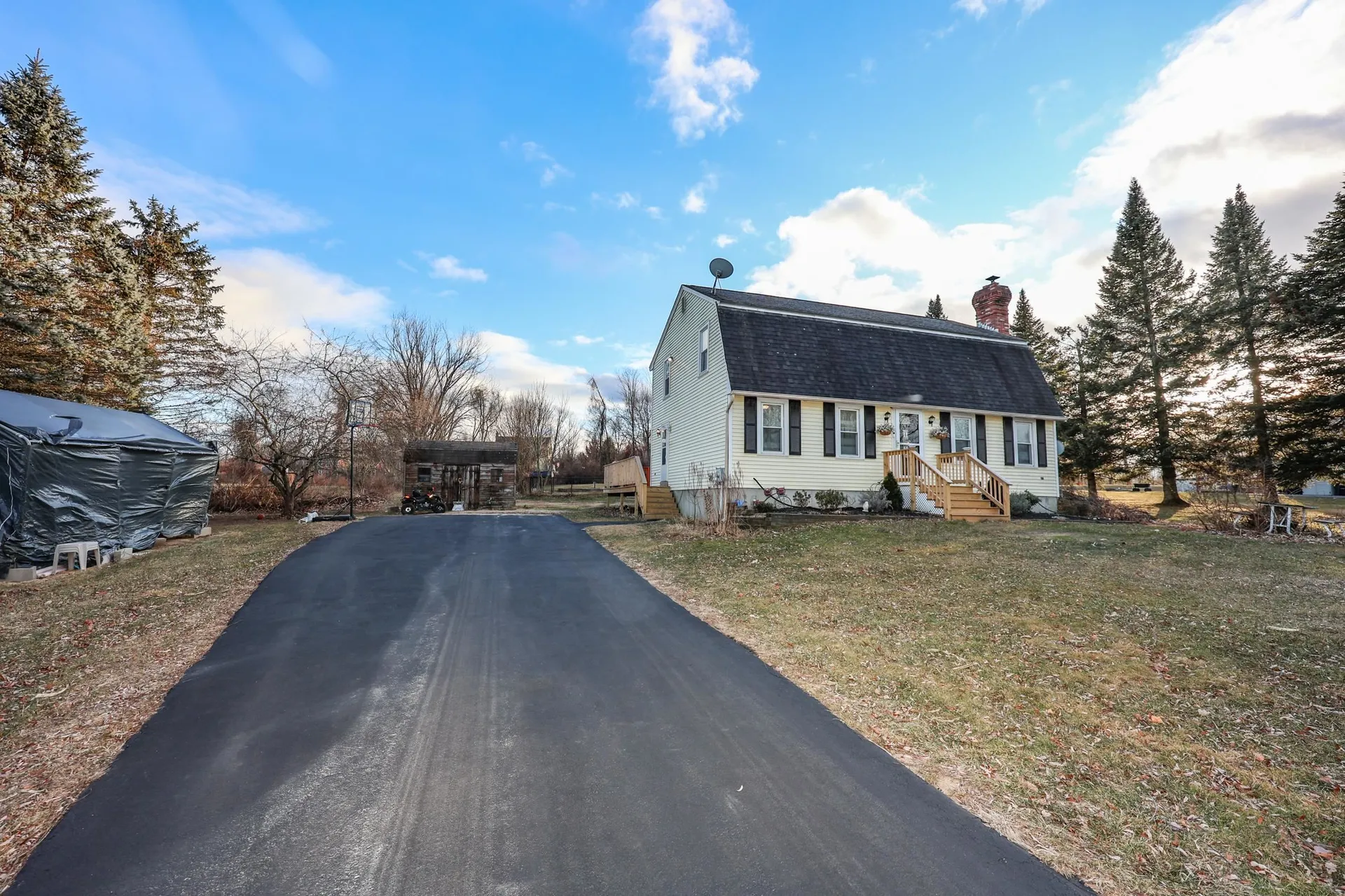 5 Meadowbrook Road Derry NH 03038