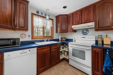 32 Meadow Brook Road Bridgewater NH 03222