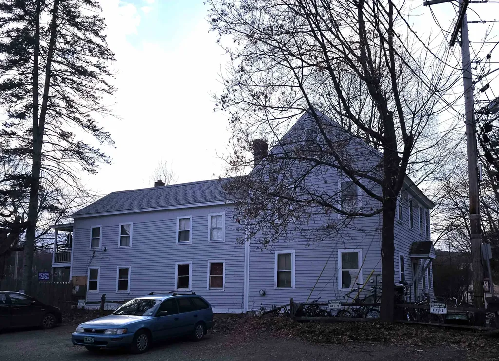 148 Elliot Street Brattleboro VT 05301