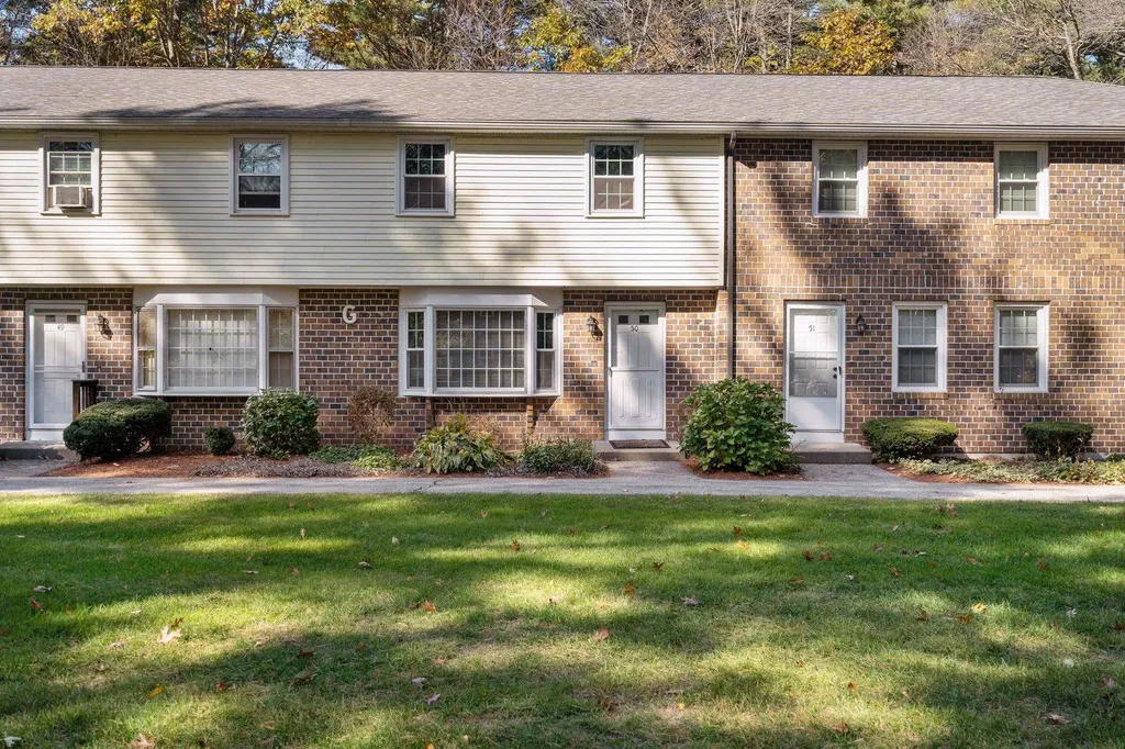 50 Oakridge Drive Londonderry NH 03053