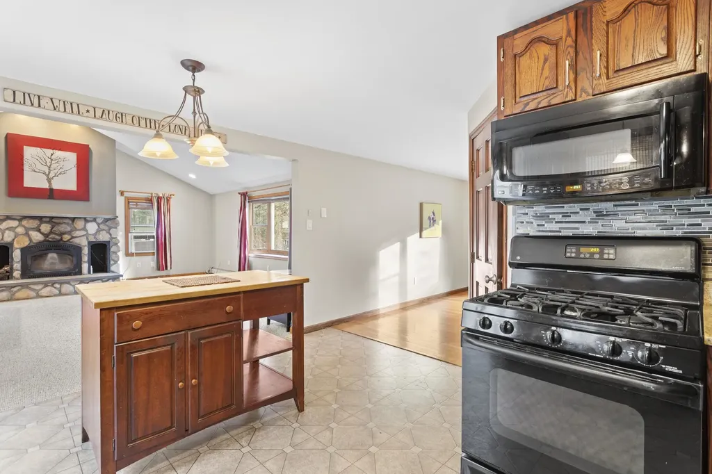 181 Porcupine Circle Salem NH 03079