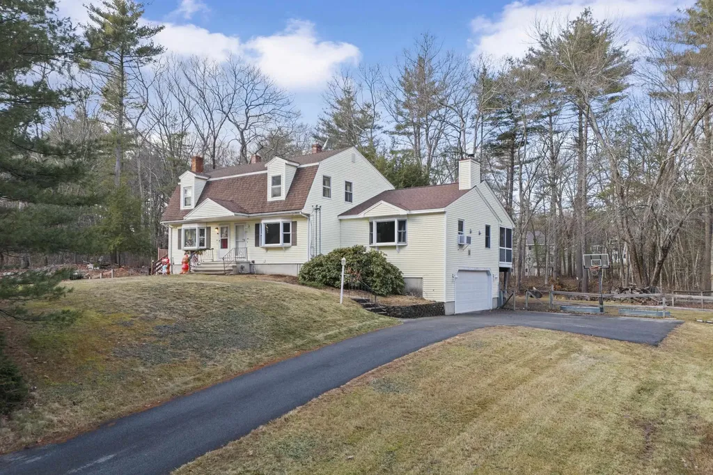 181 Porcupine Circle Salem NH 03079