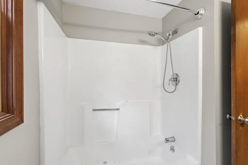 181 Porcupine Circle Salem NH 03079