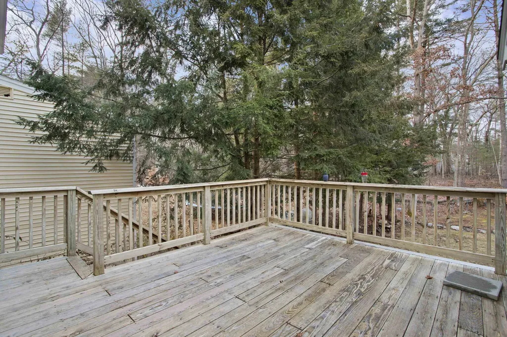 181 Porcupine Circle Salem NH 03079