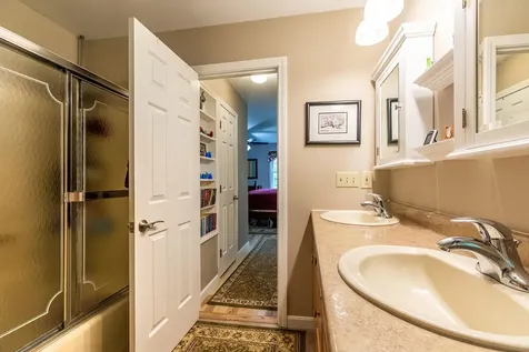 944 College Hill Road Woodstock VT 05091