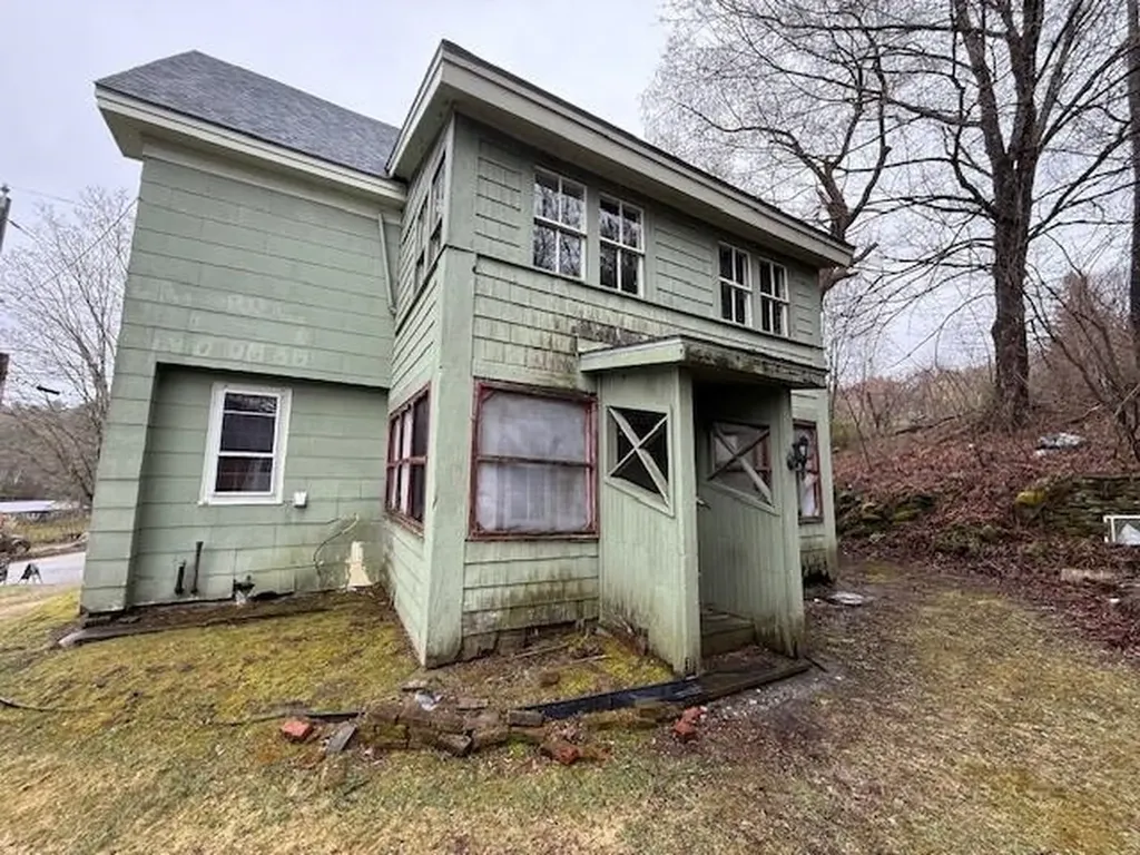 6 Hodge Hill Road Lisbon NH 03585