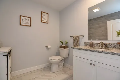 3 Nutfield Court Derry NH 03038