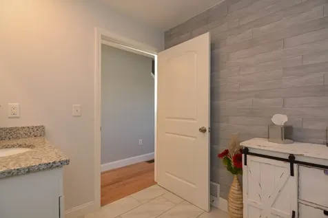 3 Nutfield Court Derry NH 03038