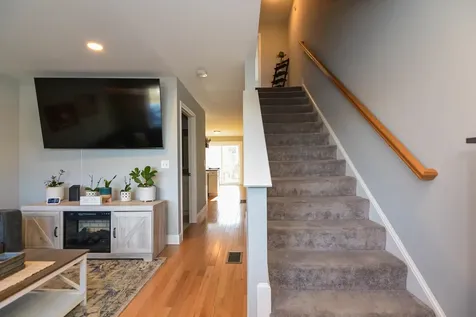 3 Nutfield Court Derry NH 03038