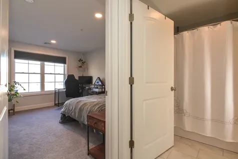 3 Nutfield Court Derry NH 03038