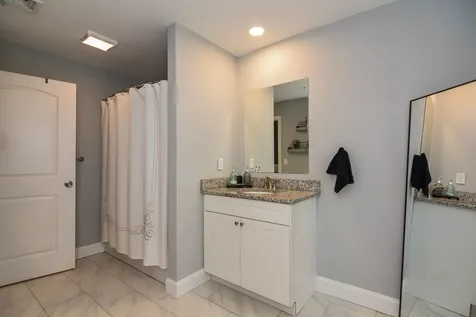 3 Nutfield Court Derry NH 03038