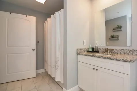 3 Nutfield Court Derry NH 03038