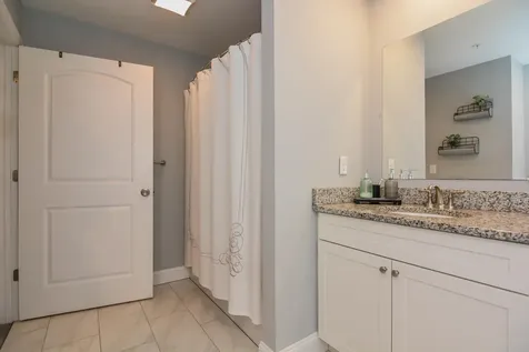 3 Nutfield Court Derry NH 03038