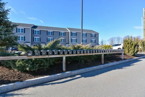 3 Nutfield Court Derry NH 03038