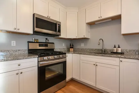 3 Nutfield Court Derry NH 03038