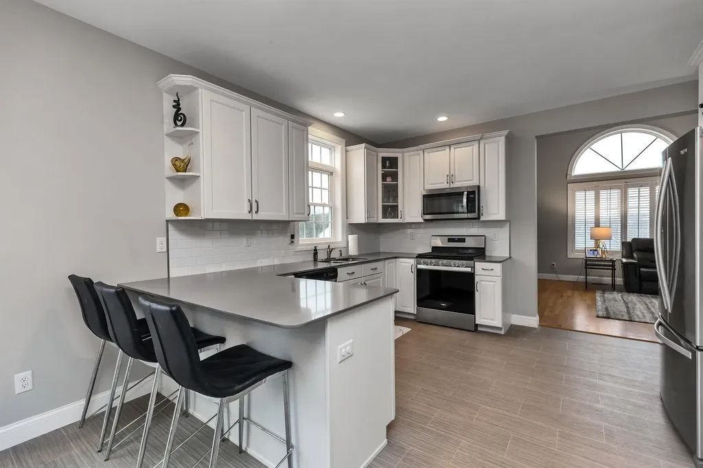 5 Sophie Circle Hooksett NH 03106