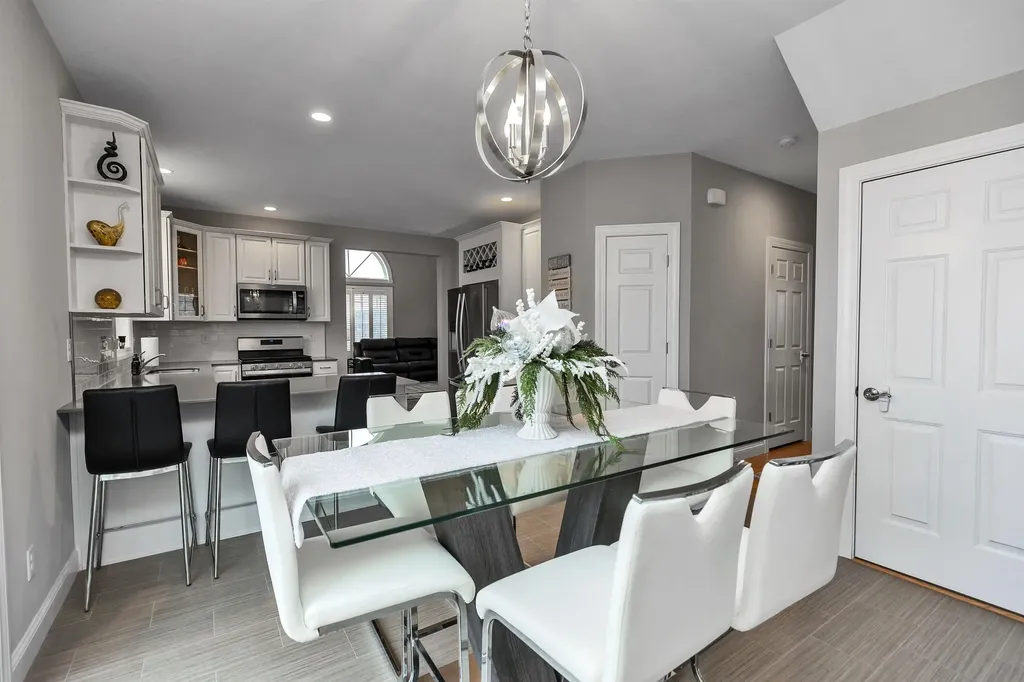 5 Sophie Circle Hooksett NH 03106