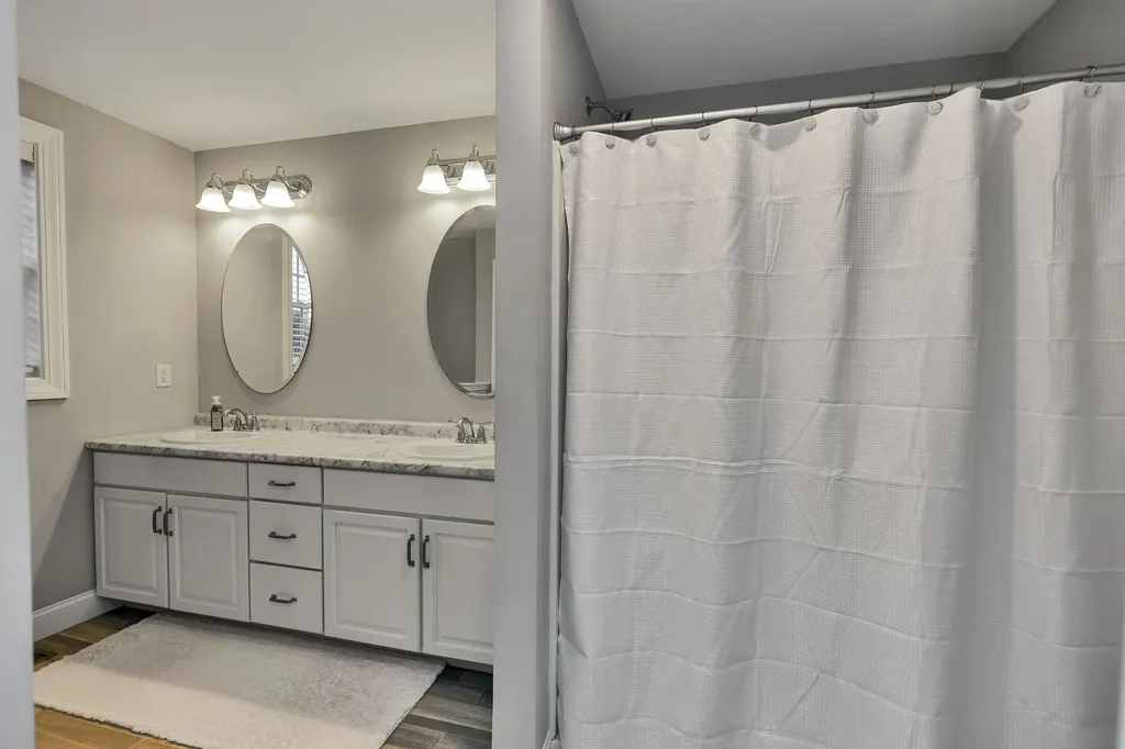 5 Sophie Circle Hooksett NH 03106