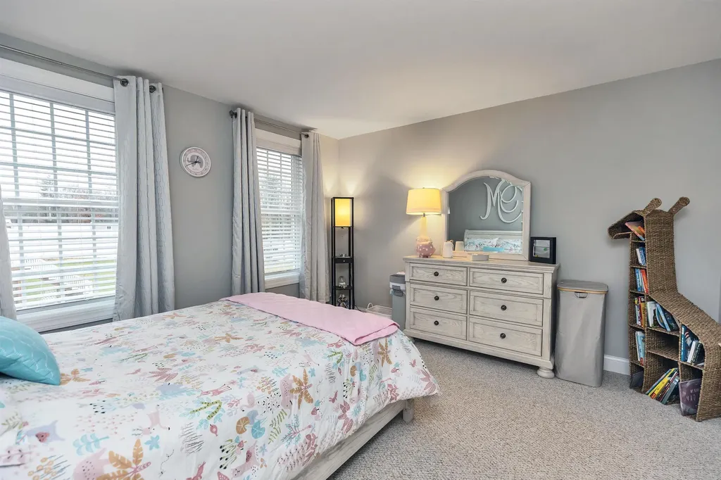 5 Sophie Circle Hooksett NH 03106