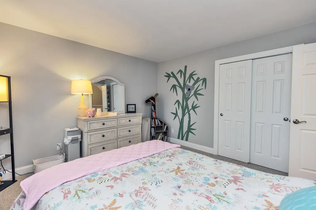 5 Sophie Circle Hooksett NH 03106