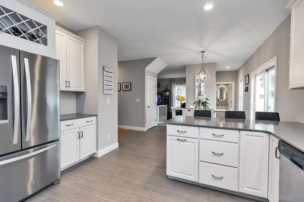 5 Sophie Circle Hooksett NH 03106