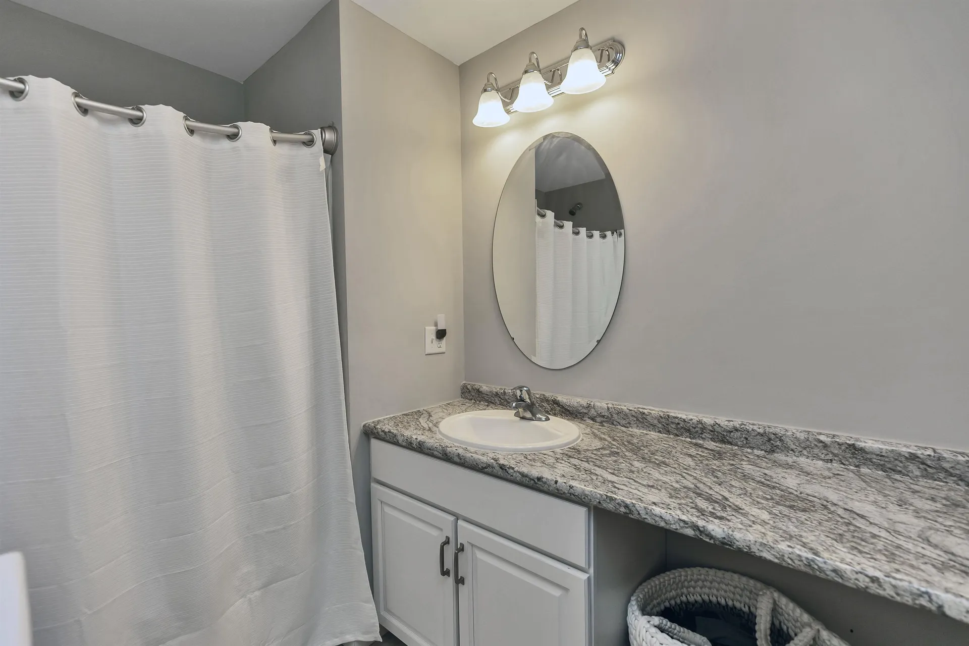 5 Sophie Circle Hooksett NH 03106