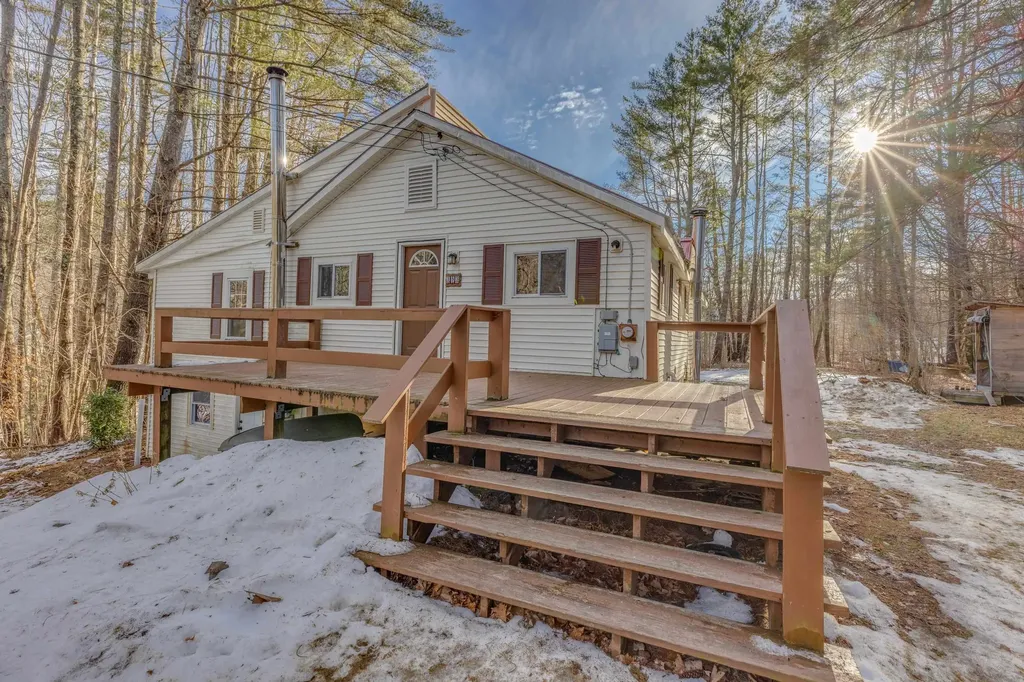 153 Mill Road Rumney NH 03266