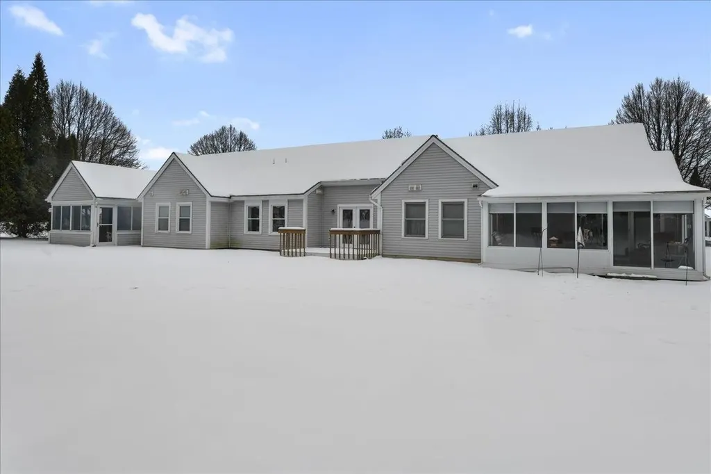 16 Clover Drive Essex VT 05452