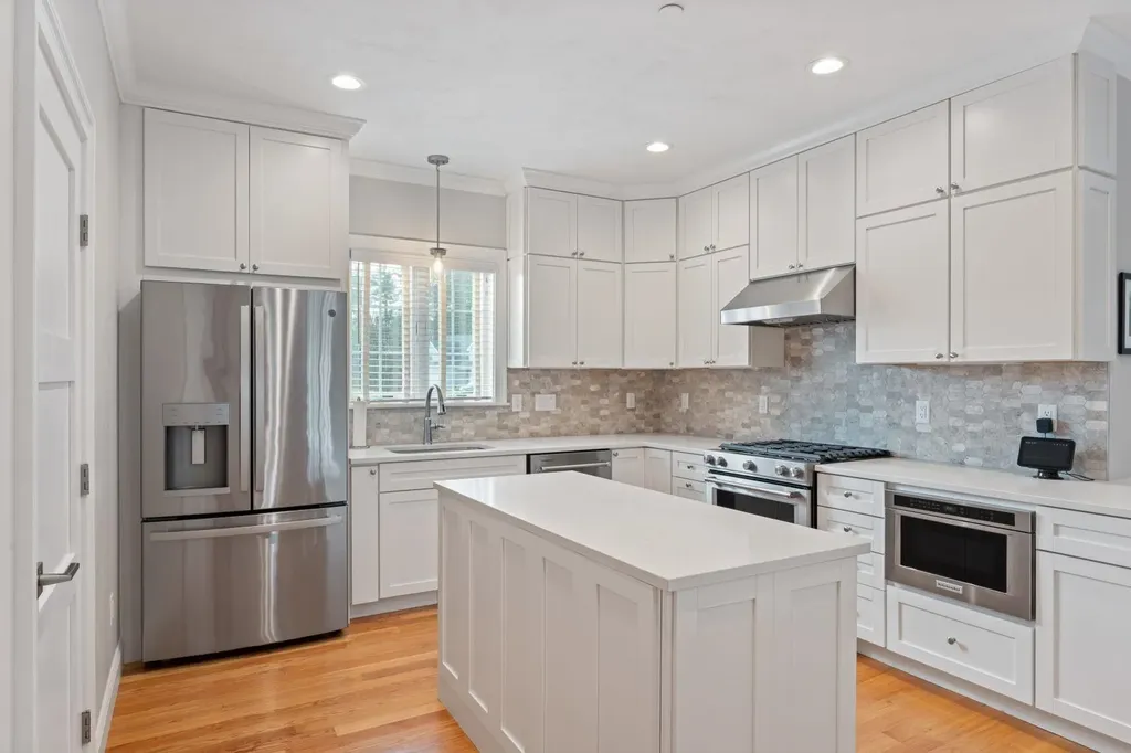 20 Kibrel Court Sandown NH 03873