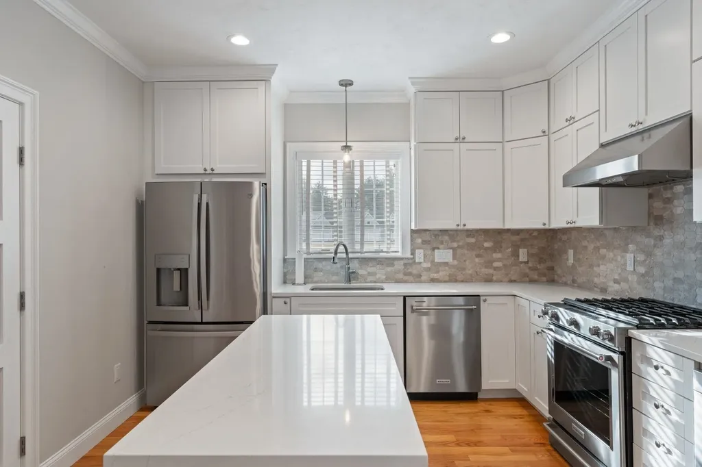 20 Kibrel Court Sandown NH 03873