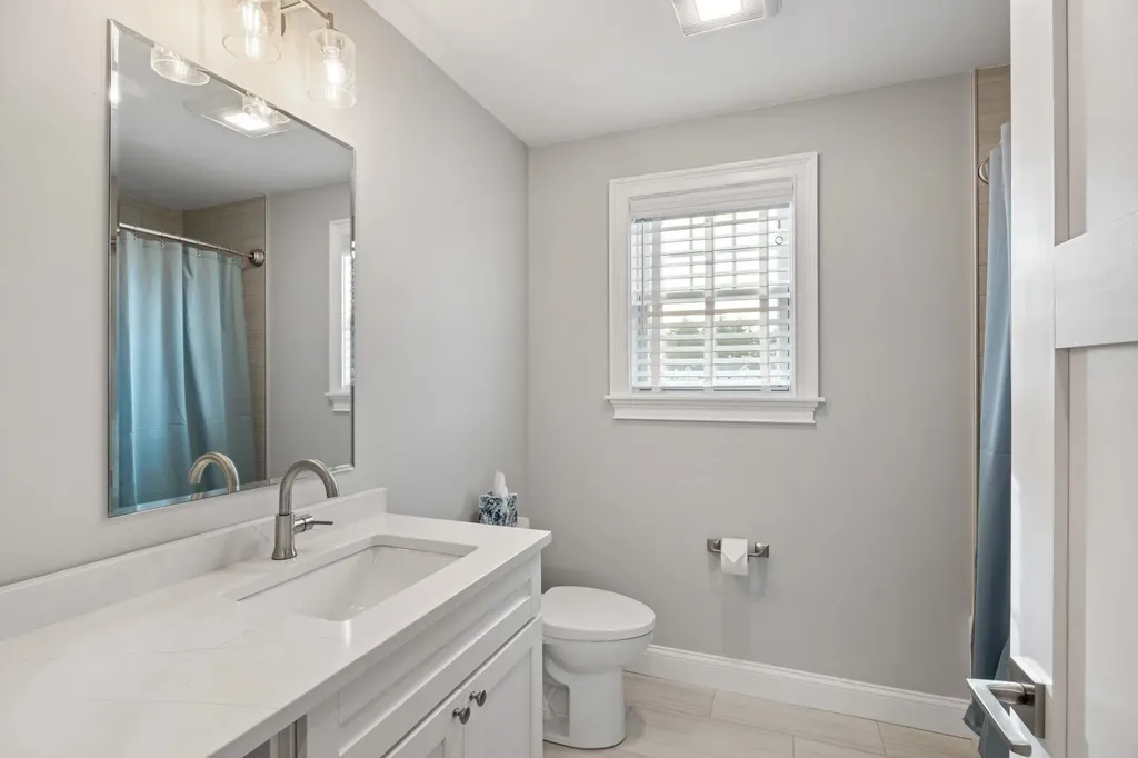 20 Kibrel Court Sandown NH 03873