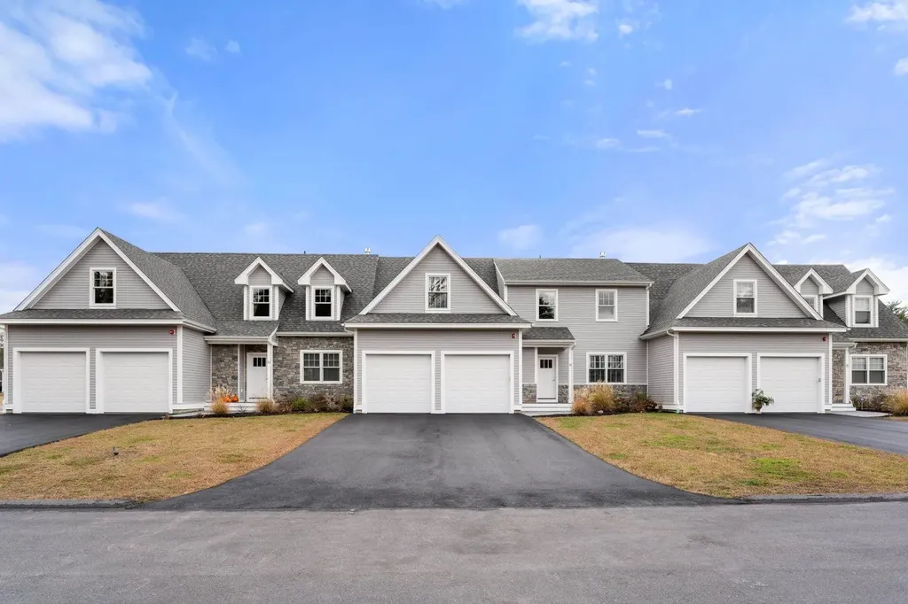 20 Kibrel Court Sandown NH 03873