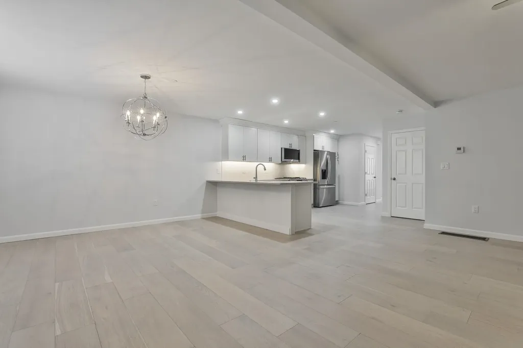 45 Centerwood Way Manchester NH 03102