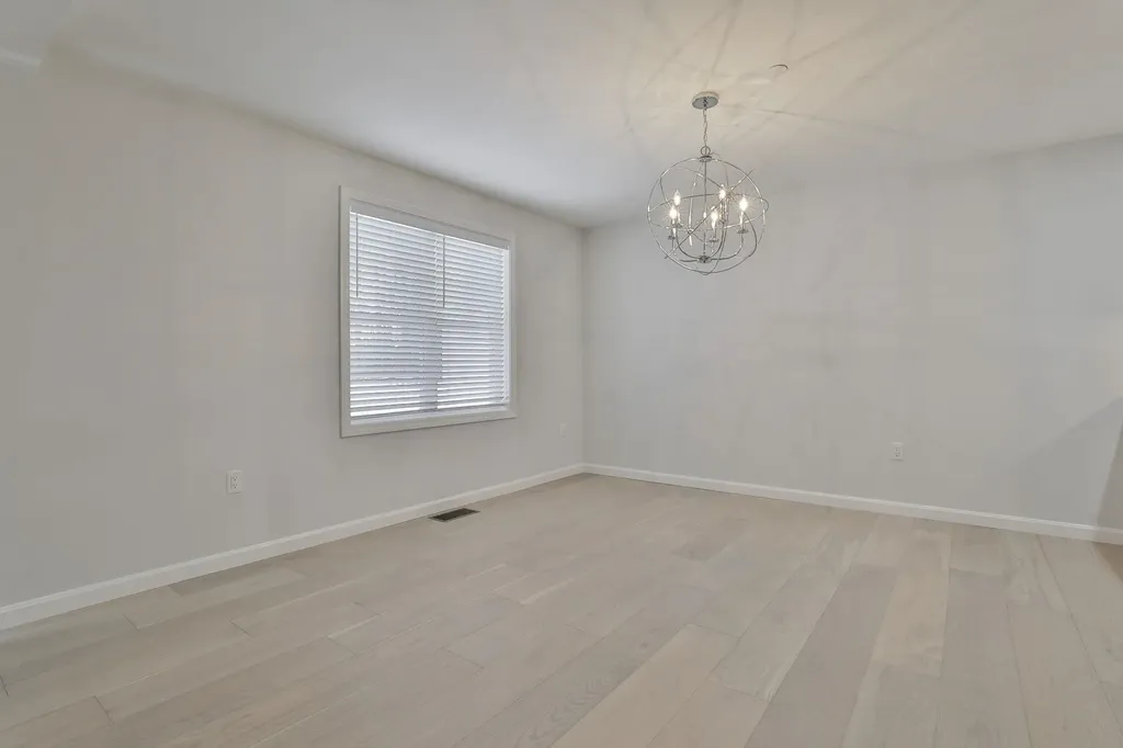 45 Centerwood Way Manchester NH 03102