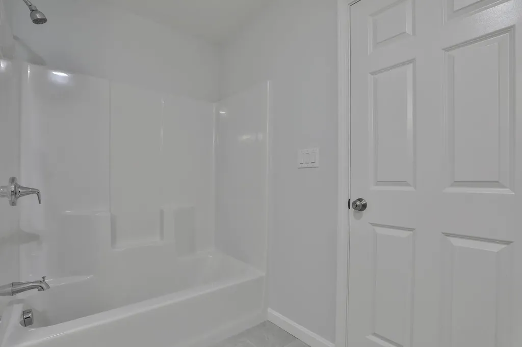 45 Centerwood Way Manchester NH 03102